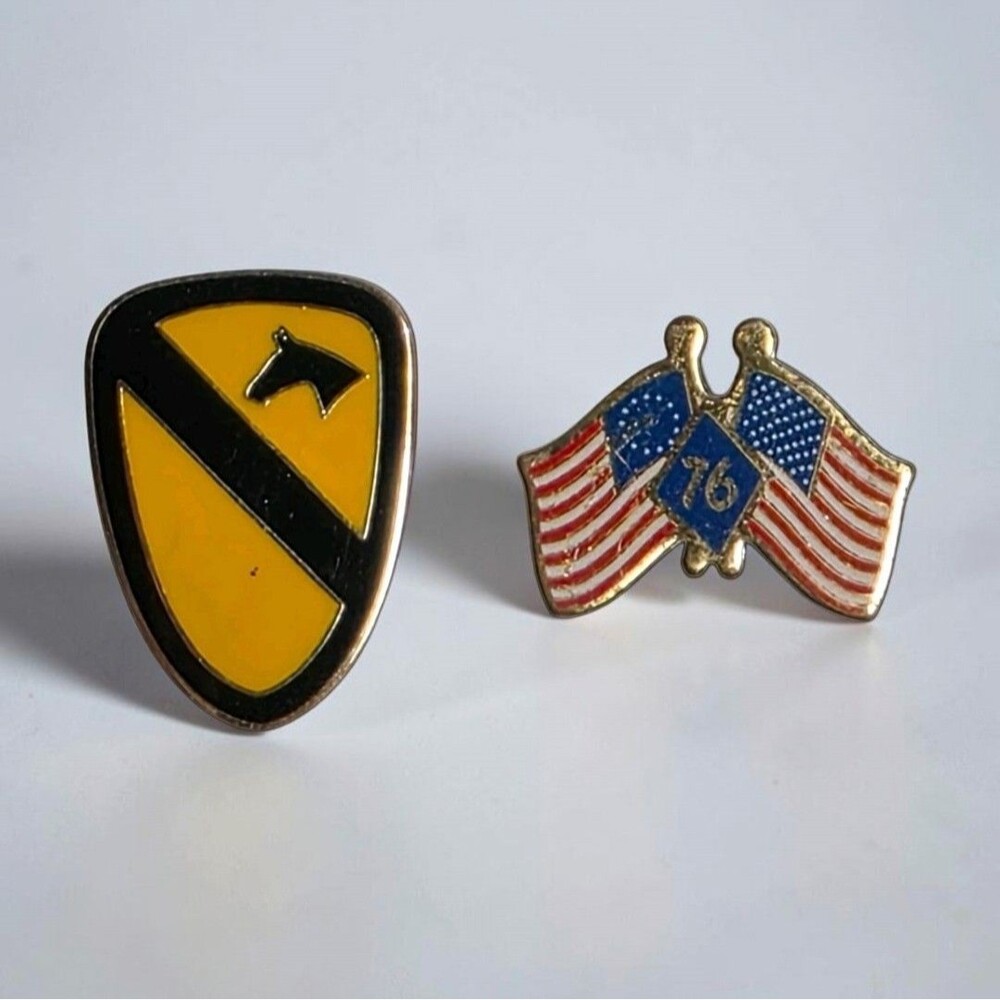 Vintage US Army 1st Infantry Pin & 1976 Bicentennial Flag Lapel Pin Lot 2pc